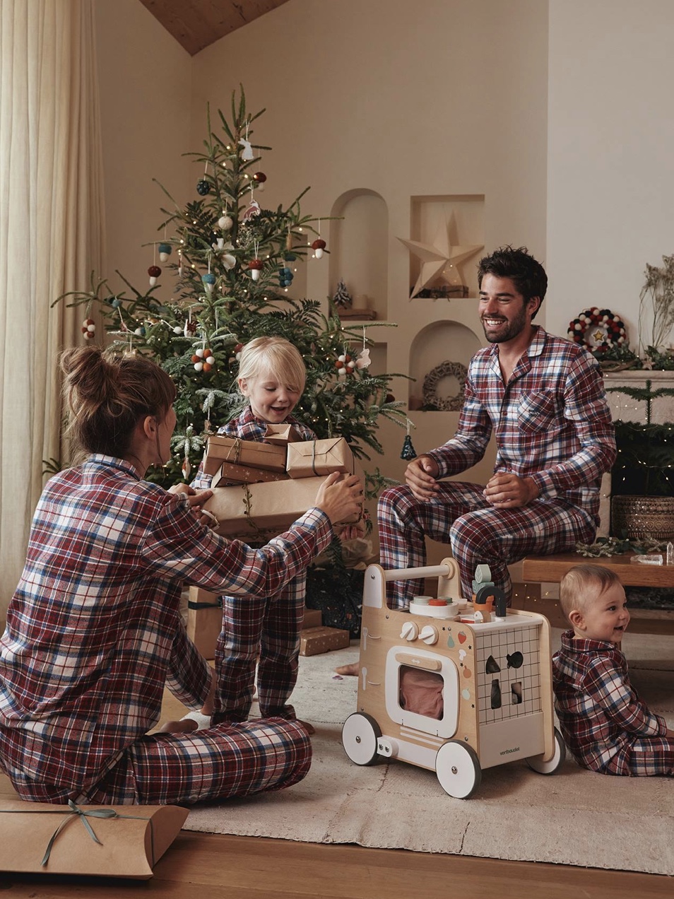 https://kids-avenue.com.ua/pages/gallery/6851/Знімок екрана 2023-11-14 о 15.14.49.jpg
